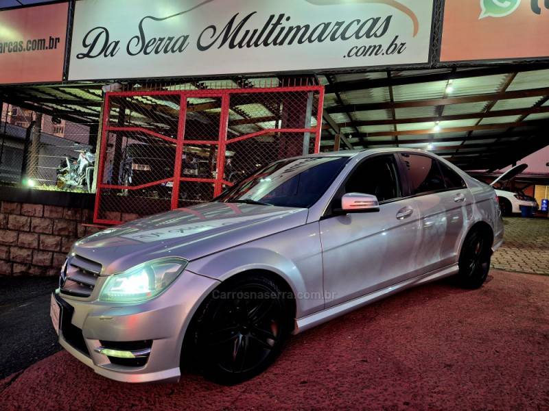 MERCEDES-BENZ - C 180 - 2013/2014 - Prata - R$ 79.900,00