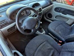 RENAULT - CLIO - 2004/2005 - Cinza - R$ 19.500,00