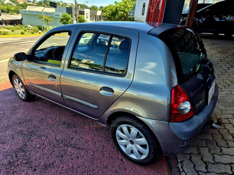 RENAULT - CLIO - 2004/2005 - Cinza - R$ 19.500,00
