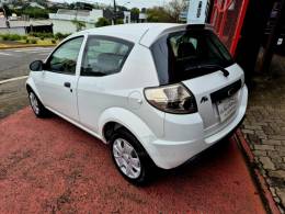 FORD - KA - 2012/2013 - Branca - R$ 28.000,00