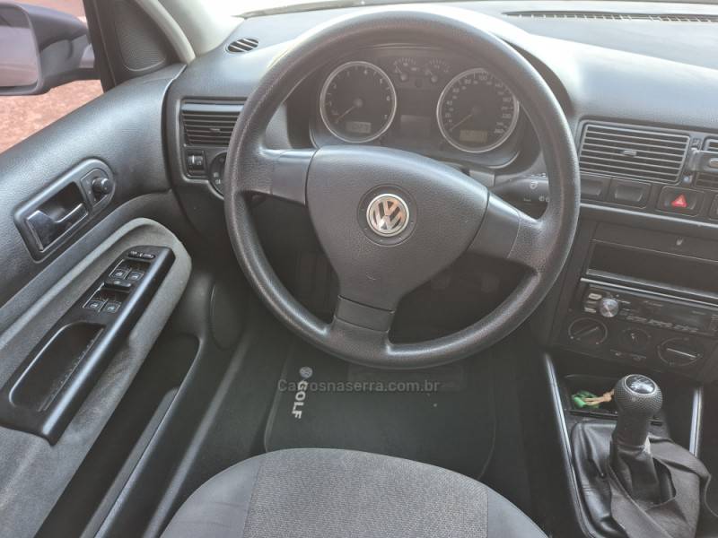 VOLKSWAGEN - GOLF - 2008/2009 - Prata - R$ 39.900,00