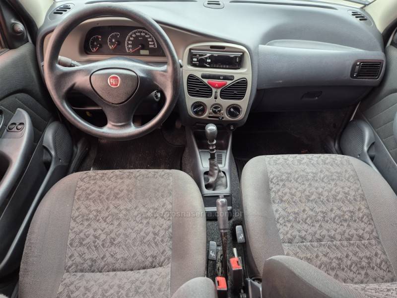 FIAT - SIENA - 2009/2010 - Prata - R$ 28.000,00